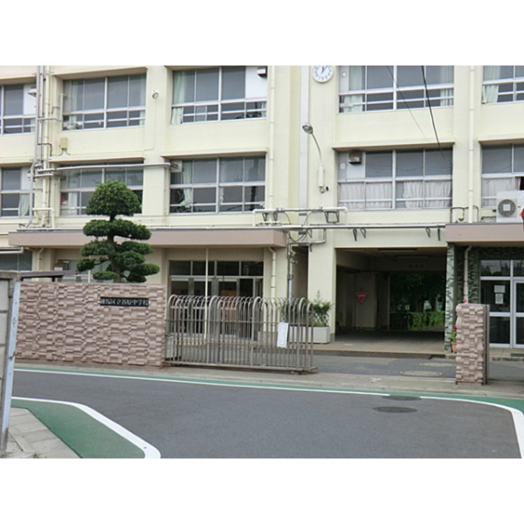 周辺 練馬区立谷原中学校(約680m)