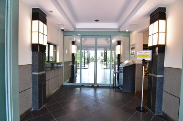 エントランス エントランスは、まさに顔となる場所。シンプルながらも格調高い雰囲気を漂わせて上質な空間。