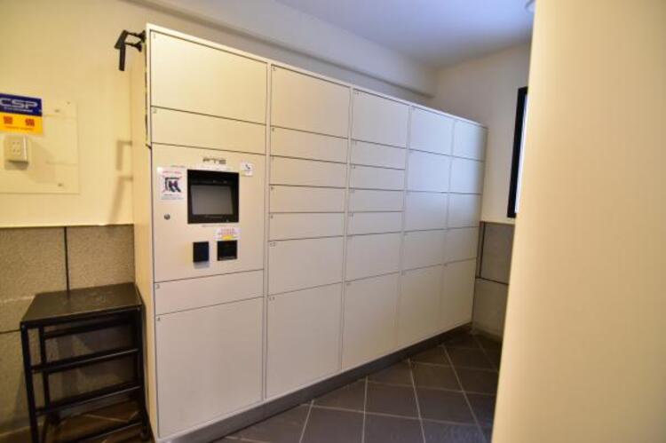 その他 便利な宅配ボックスが備えられています。不在時の荷物の受け取りも安心です。