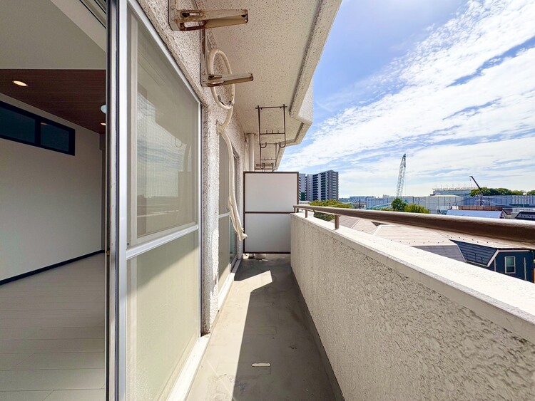 その他 朝の澄んだ空気や、夕方に吹く清々しい風を感じられるバルコニー。