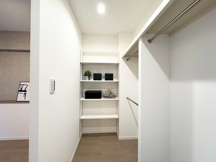 その他 収納スペースが付いていて、お部屋を広く使っていただけます。