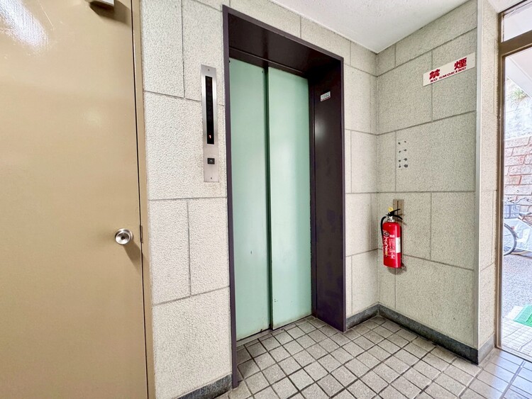 その他 エレベーター完備のため荷物が多くなっても安心。