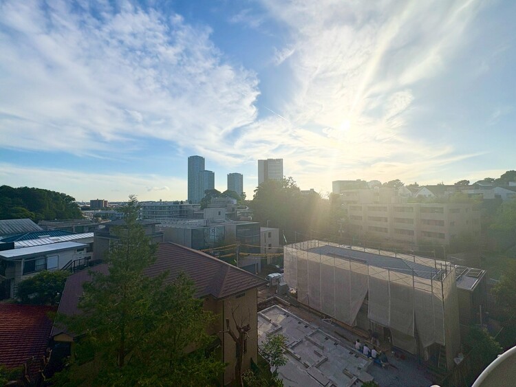 その他 眺望や窓からの景色が良いと、家で過ごす時間も快適です。