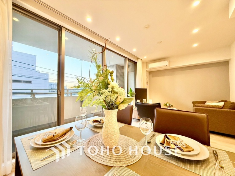 内装 ◆隠された美しさ◆流麗な音楽が流れているような繊細でいながら整然かつ堅牢なこの空間。この空間は確かに美しい。しかし、そこには美しさ以上のものが隠されている。