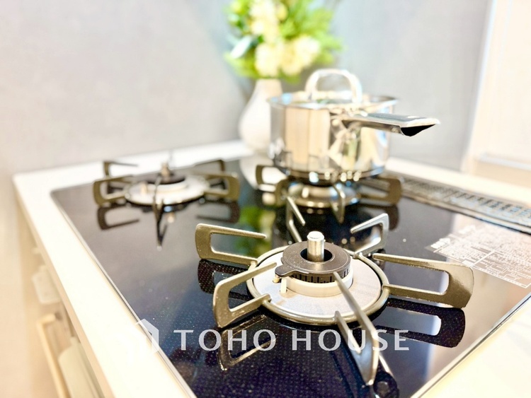 キッチン ◆愛育◆キッチンは家族の絆を育む大切な空間。シンプルで使い易いSystemKitchenで愉しく作る料理は愛情のある美味しいご馳走に。