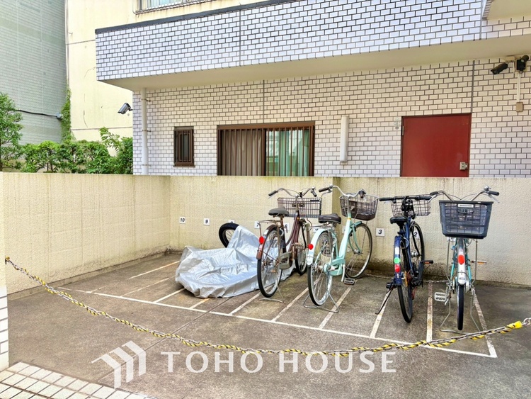 その他 【BICYCLE PAEKING LOT】◆駐輪場◆快適な生活には欠かせない自転車。開放的な駐輪場がございます。