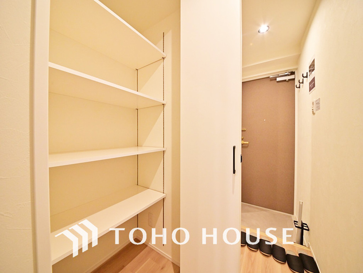 収納 廊下　収納