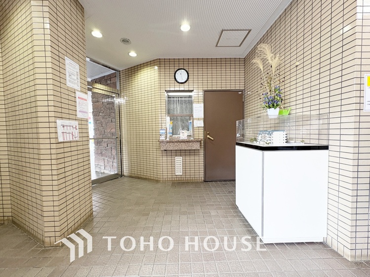 エントランス 漂う上質な空気感、マンションに入れば「おかえりなさい」と笑顔で迎えてくれるエントランス。最良の心配りを感じるマンションでした。