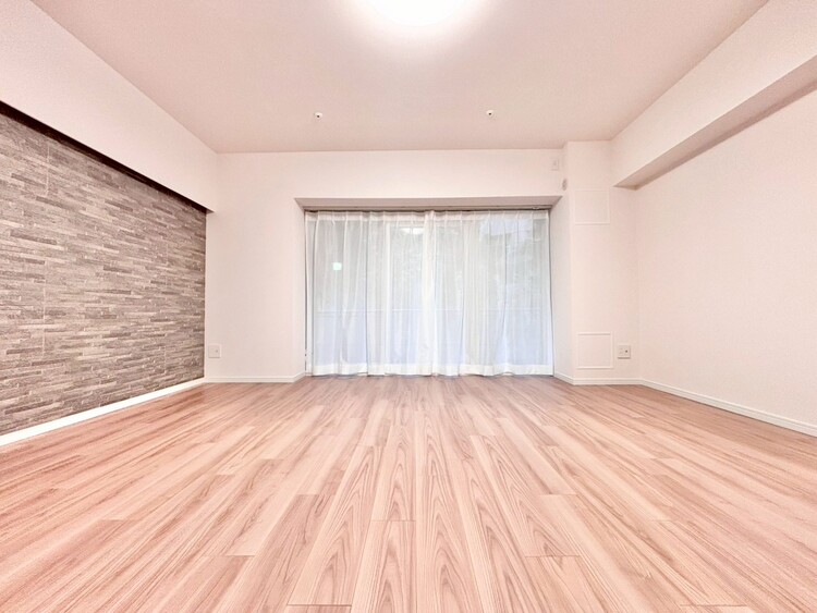 居間 通風・採光に優れ、心地よい光と風が溢れています。