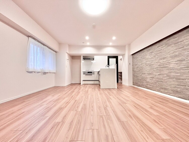 居間 伸びやかな空間のなかで、ゆったりとしたひとときを過ごせます。