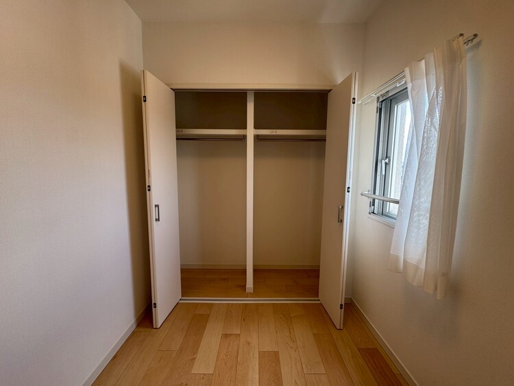 その他 収納スペースが付いていて、お部屋を広く使っていただけます。