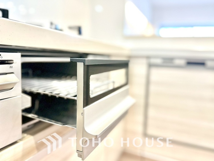 キッチン 【ENTRANCE】◆家族◆家で家族と過ごす時間は限られている。帰りを待つ家族の元へと急ぐときの弾む思い。そんな思いを引き立てる邸宅。