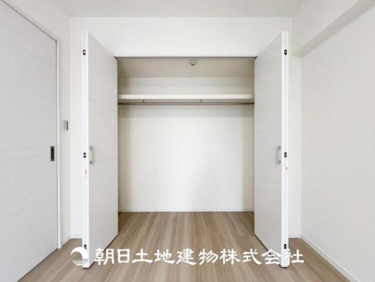 収納 【収納】部屋ごとに設けた収納は住みやすさへのこだわりがあります。シンプルで使いやすい収納スペース。