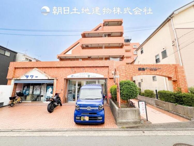 外観 表現された空間はたくさんの光を浴び、風を感じ、暮らしの時間を豊かにしてくれます。