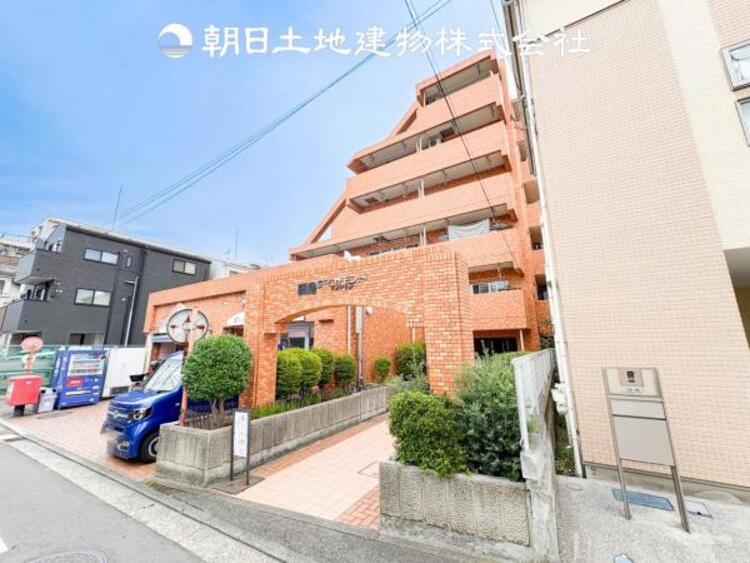 外観 時間のゆとりと空間、暖かな陽光がもたらす光と風を独占してください。