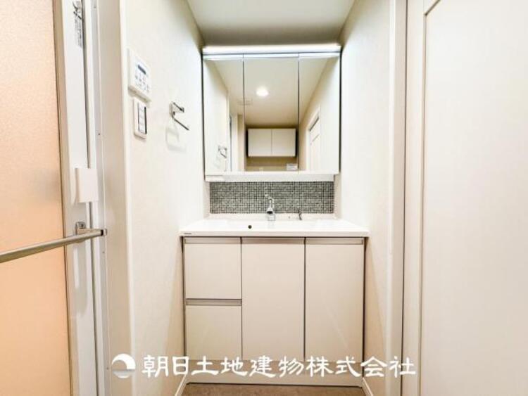 洗面 慌ただしい1日が始まり、充実した1日の終わりを締めくくる洗面所。