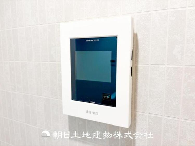 その他 TVモニター付きインターホンは訪問者のお顔を確認出来安心な機能です！