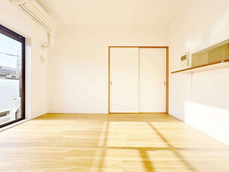 居間 快適に過ごす毎日を求めて、暮らしの中でご自身の「マイホーム」に創り上げてください。