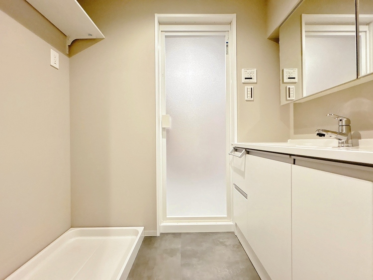 洗面 清潔感と心地よさを重視した、上質感漂うパウダールーム。