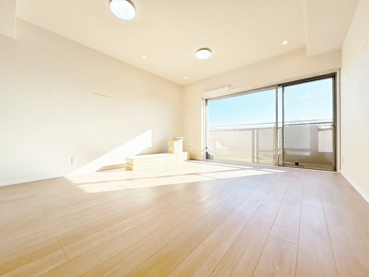 居間 居心地の良い空気感は、暮らしのステージを彩り、心からのやすらぎと満足感を与えてくれます。