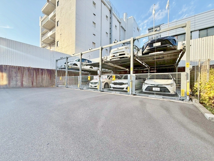 駐車場 本物件の駐車スペースです。車種制限のある場合もございますので、お気軽にお問い合わせくださいませ。