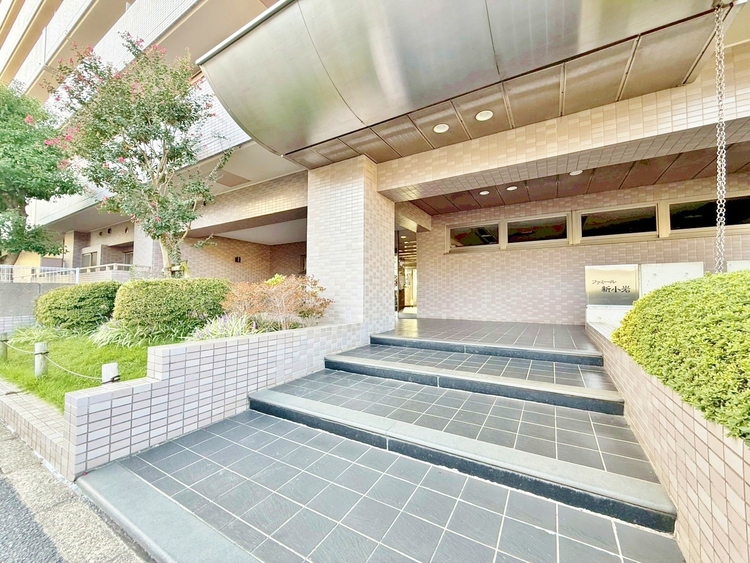 エントランス 外と内をつなぐエントランスは、まさに顔となる場所。