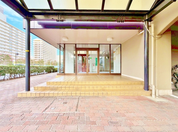 エントランス 外と内をつなぐエントランスは、まさに顔となる場所。