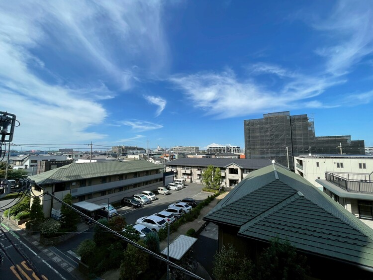 バルコニー 頬をなでる、優しい風を感じることが出来ます。