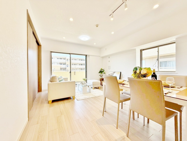 居間 豊かな居住性と、安心感を満たすクオリティが見事に調和した住空間。