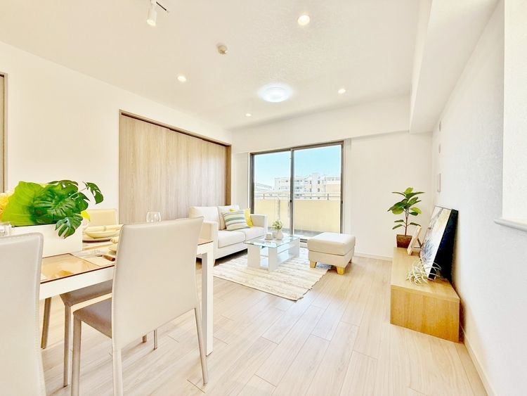 居間 飾り過ぎないシンプルな内装と偏り過ぎないデザインで統一しました。