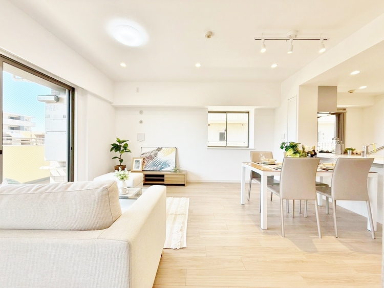 居間 過ごす時間が、たくさんの思い出として紡がれていく場所。