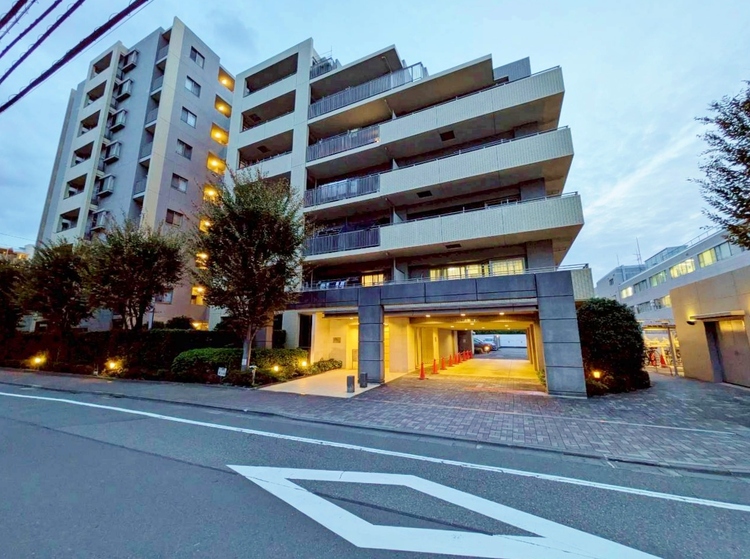 外観 現地に足をお運びいただいた際には、周辺散策などをお勧めいたします。