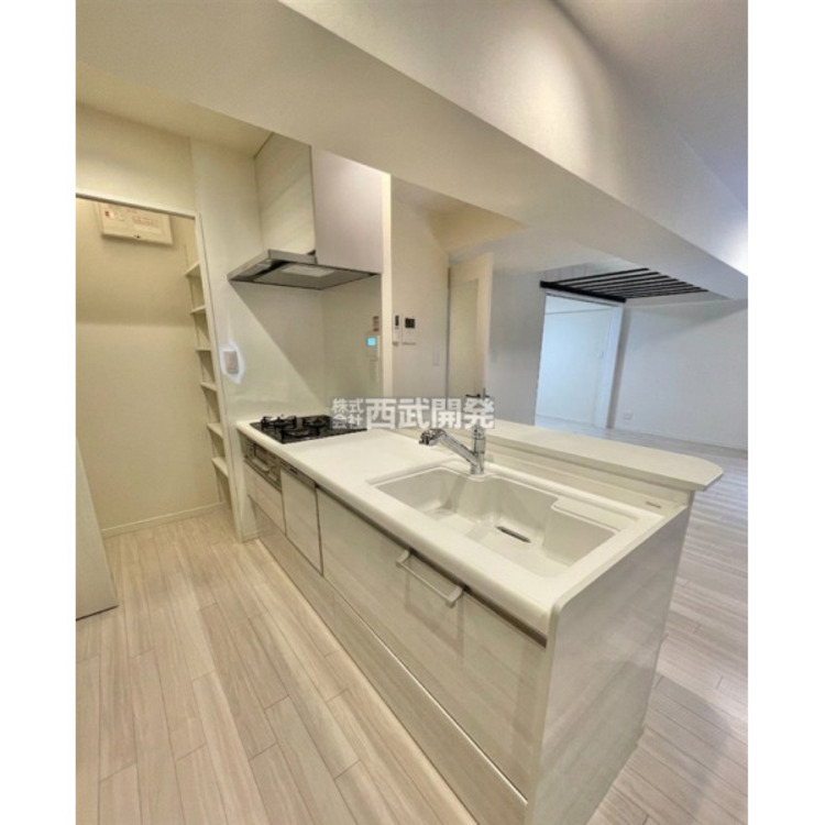 キッチン ＣＧ加工により家具、備品を消しています。