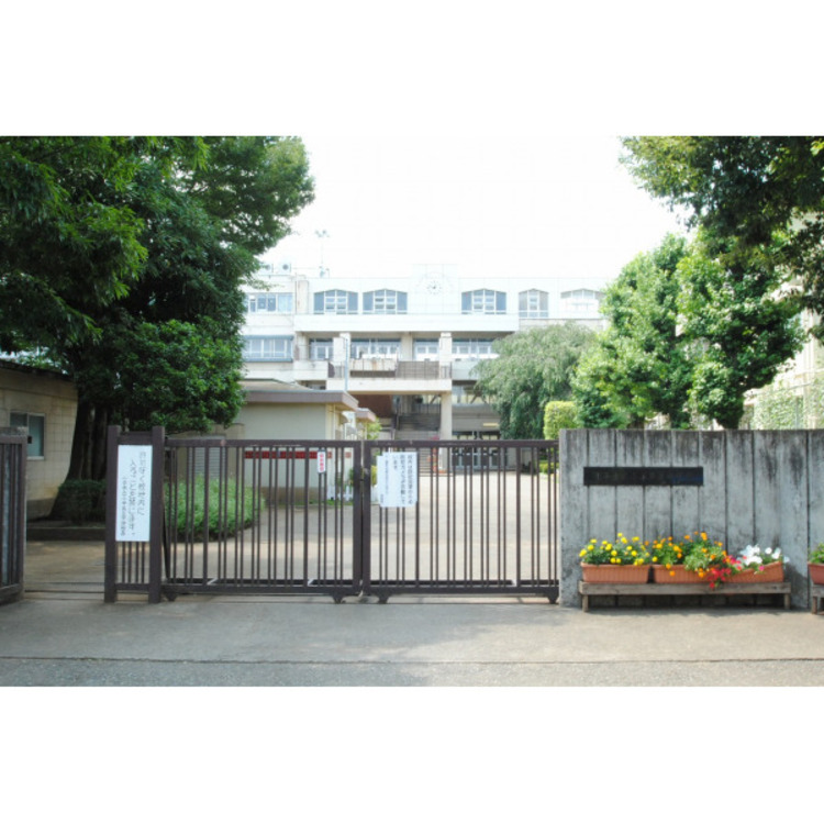 周辺 第五中学校(約1600m)