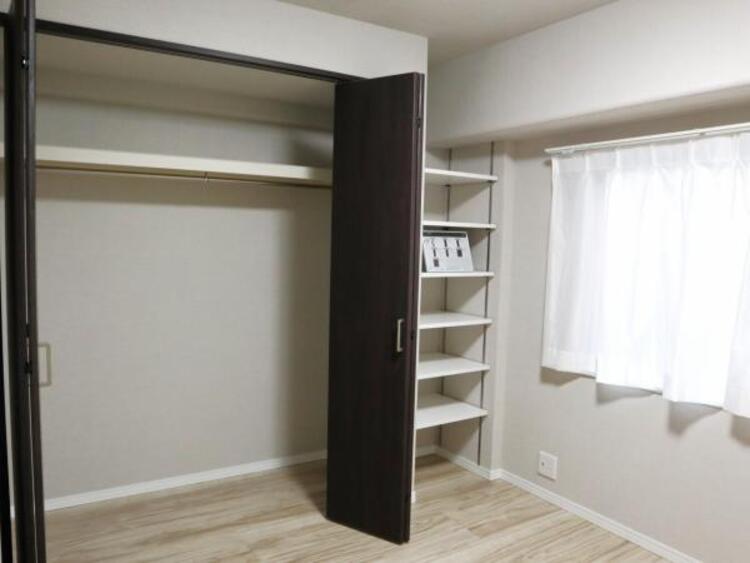 収納 各部屋に備えられたクローゼット。普段使わないものなども収納可能ですので、居室を広く使うことが出来ます。