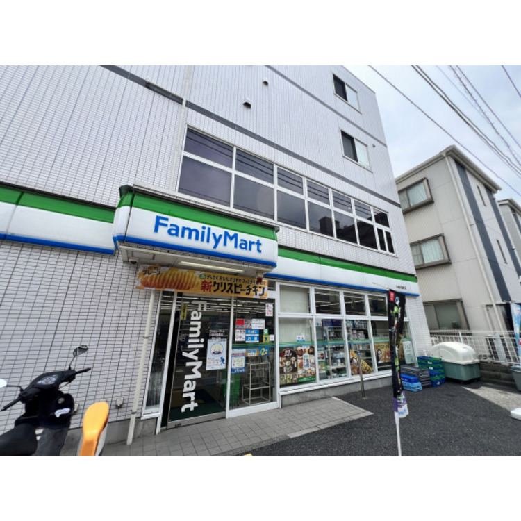 周辺 ファミリーマート(約210m)