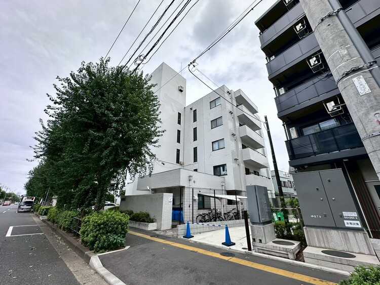 その他 飽きのこないシンプルモダンな外観です。