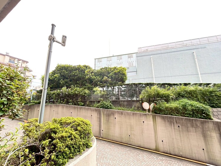 その他 眺望や窓からの景色が良いと、家で過ごす時間も快適です。