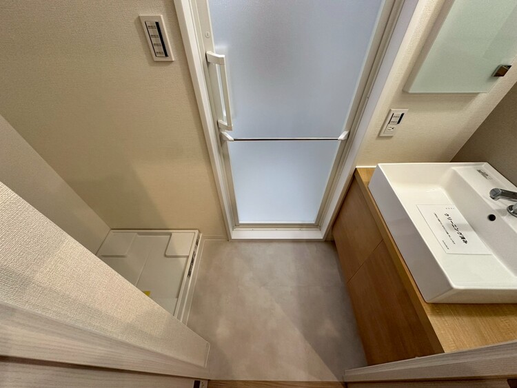 その他 十分な広さの脱衣所。