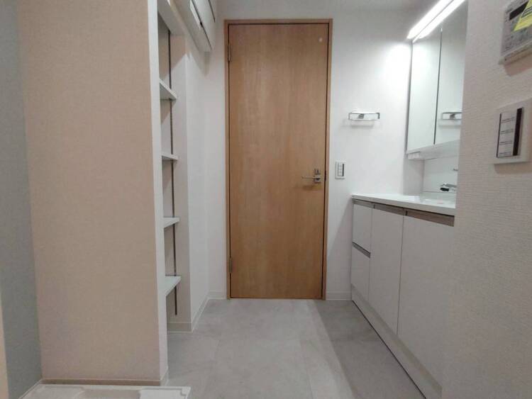 その他 十分な広さの脱衣所。