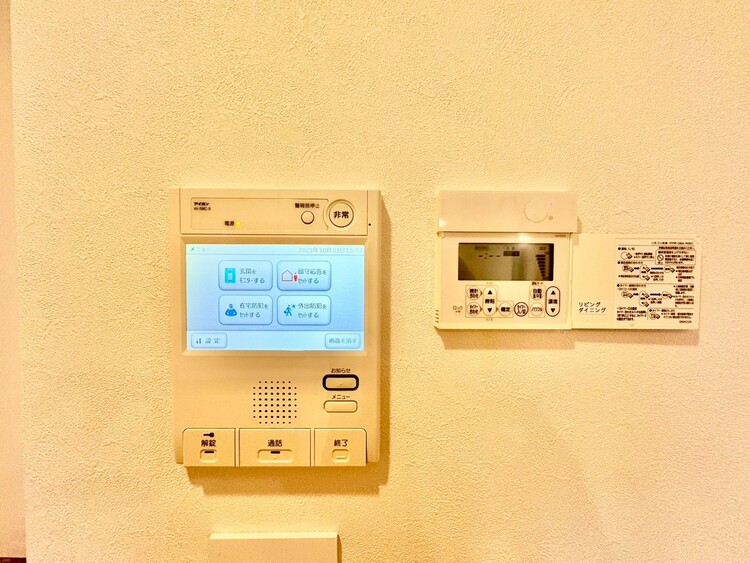 その他 誰が来てもわかる様にモニター付きインターホンを設置。