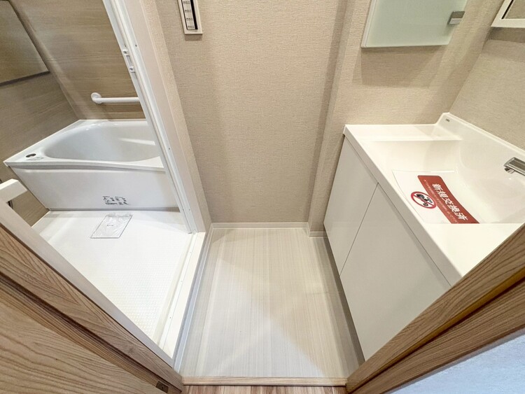 その他 十分な広さの脱衣所。