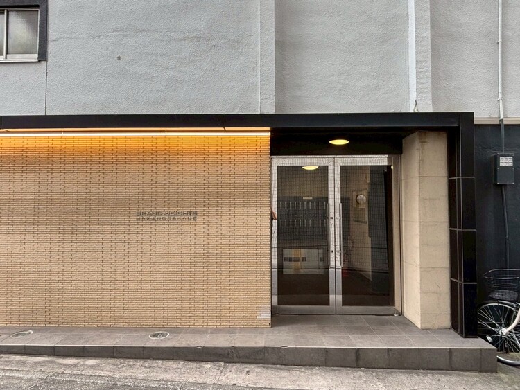 その他 上質感漂う玄関アプローチです。