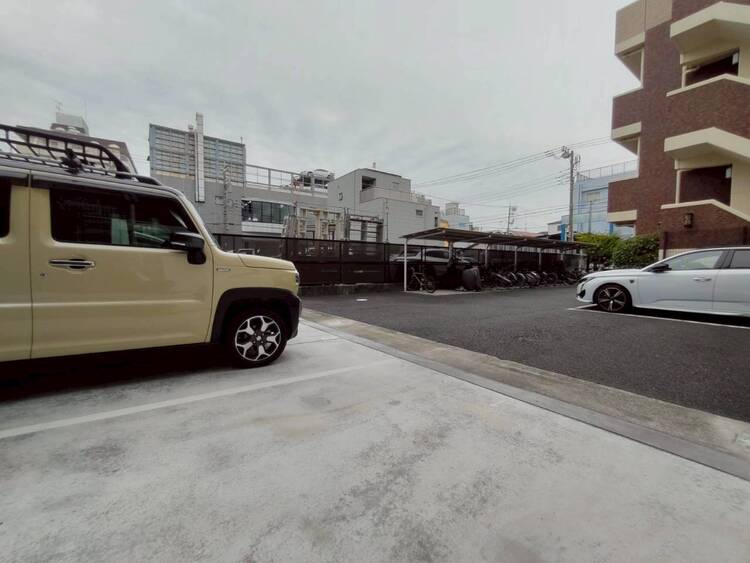 その他 駐車スペースが嬉しいですね。※空き状況は都度ご確認下さい。