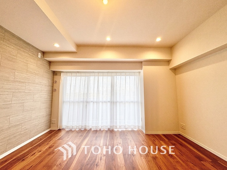 内装 ◆サンサンと◆差し込む太陽の光がこのリビングに笑いをもたらす。