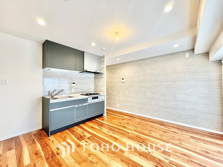 内装 【Green orchestra】◆緑の匂いに誘われて◆目を閉じれば深緑の香り。五感を研ぎ澄まし、日々の疲れを心から癒してくれる。深呼吸するほどに爽やかな薫りたち込める新緑にそと微笑む私達。