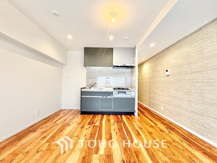 内装 【Green orchestra】◆緑の匂いに誘われて◆目を閉じれば深緑の香り。五感を研ぎ澄まし、日々の疲れを心から癒してくれる。深呼吸するほどに爽やかな薫りたち込める新緑にそと微笑む私達。