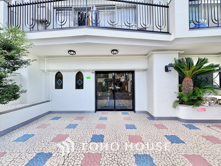 エントランス 【Breeze, green scent】澄み切った空気。移ろう季節の中、ゆっくりと流れる時間。幸せを噛みしめる穏やかな生活。