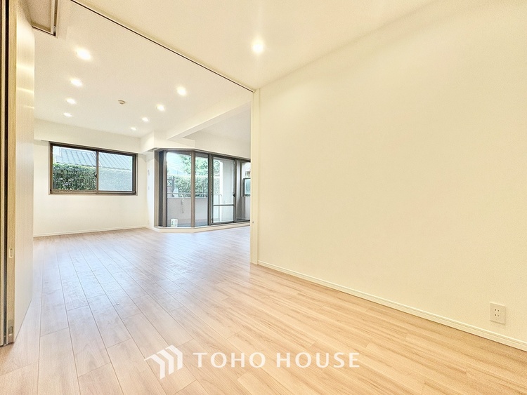 内装 【Breeze, green scent】澄み切った空気。移ろう季節の中、ゆっくりと流れる時間。幸せを噛みしめる穏やかな生活。