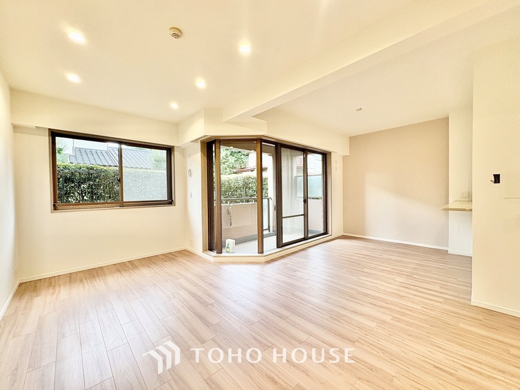 内装 【Green orchestra】◆緑の匂いに誘われて◆目を閉じれば深緑の香り。五感を研ぎ澄まし、日々の疲れを心から癒してくれる。深呼吸するほどに爽やかな薫りたち込める新緑にそと微笑む私達。